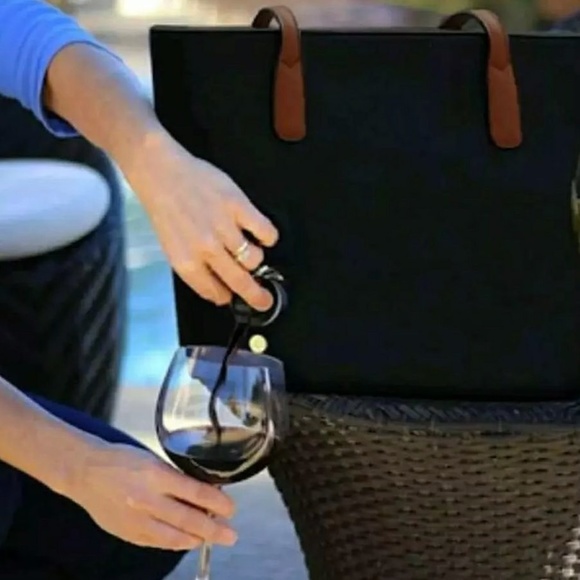 Wine Purse ❤NWT❤
